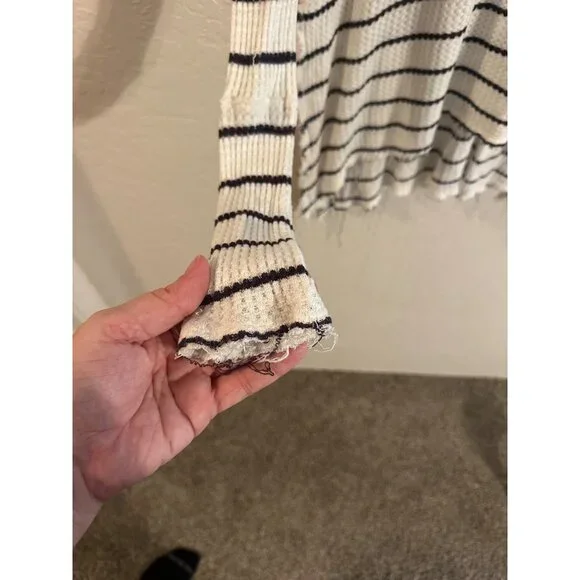 Free People Oversized Black & White Striped Sunset Park Thermal Sweater Tunic - Picture 4 of 12